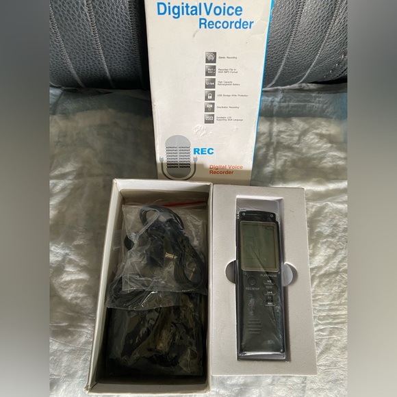 Digital Voice Recorder One Touch Recording - Picture 5 of 15